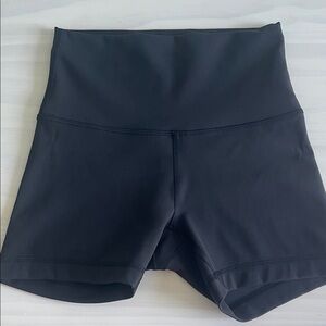 lululemon athletica wunder train shorts 4” inseam, size 4